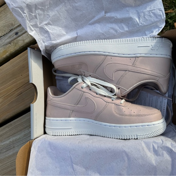 Brand New Nike Air Force 1 Size 4Y (6W) - Picture 2 of 5